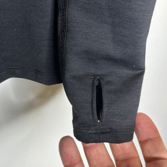 Under Armour Jet Black Long Sleeve‎ 1/4 Zip Women's Shaped Active Wear Top Small - Picture 3 of 7